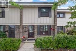 27 - 2779 GANANOQUE DRIVE  Mississauga, ON L5N 2E4