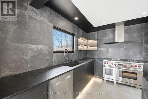 23 Logstone Crescent, Toronto, ON - Indoor Photo Showing Kitchen With Upgraded Kitchen