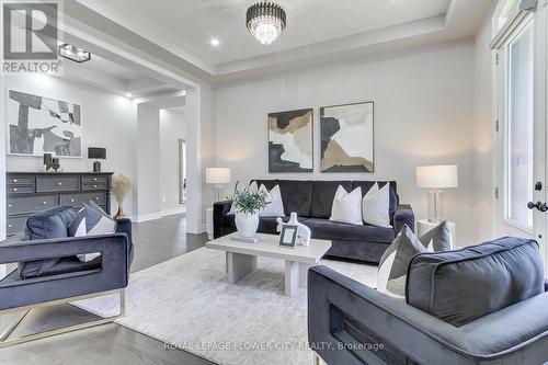 105 Morning Sparrow Drive, Vaughan, ON - Indoor Photo Showing Living Room