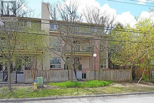 262A PRESLAND ROAD  Ottawa, ON K1K 2B8