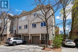 15 SCHOOLHOUSE PRIVATE  Ottawa, ON K1M 2J5