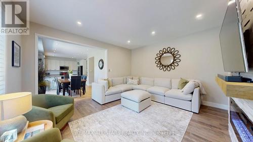 9 Confederation Drive, Uxbridge, ON - Indoor Photo Showing Living Room