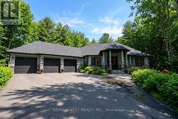 2 SYCAMORE CIRCLE Springwater, ON L0L 2K0