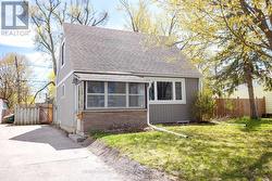 7 CHURCHILL CRESCENT Kawartha Lakes (Lindsay), ON K9V 3Y7