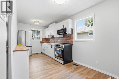 53 Rita Crescent, Saskatoon, SK - Indoor Photo Showing Kitchen