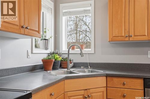 523 Pobran Crescent, Saskatoon, SK - Indoor Photo Showing Kitchen With Double Sink