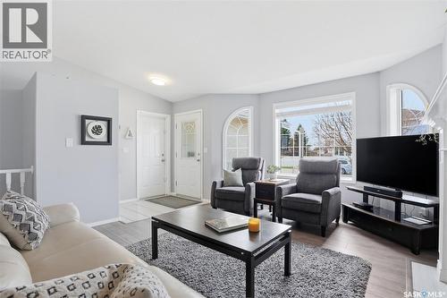 523 Pobran Crescent, Saskatoon, SK - Indoor Photo Showing Living Room