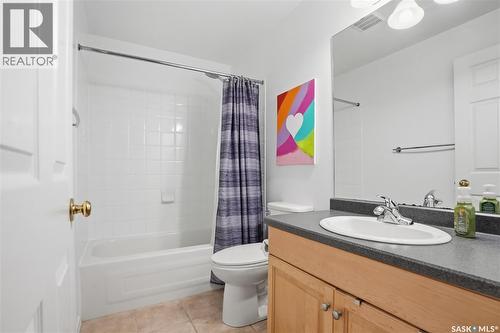 523 Pobran Crescent, Saskatoon, SK - Indoor Photo Showing Bathroom