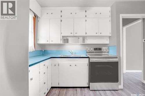 107 Cruise Street, Saskatoon, SK - Indoor Photo Showing Kitchen