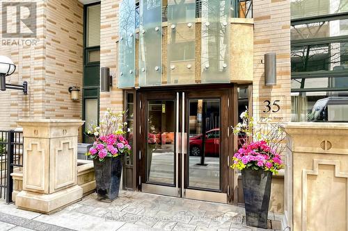 1201 - 35 HAYDEN STREET  Toronto, ON M4Y 3C3