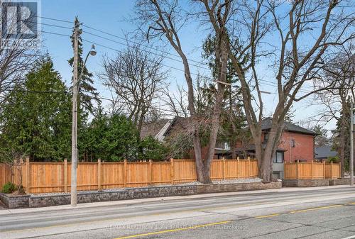 1 Wanless Crescent, Toronto, ON - Outdoor