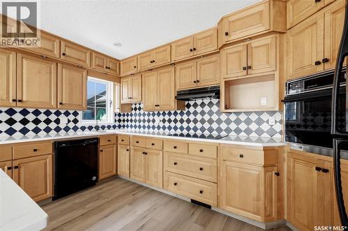 1535 Lee Grayson Crescent N, Regina, SK - Indoor Photo Showing Kitchen