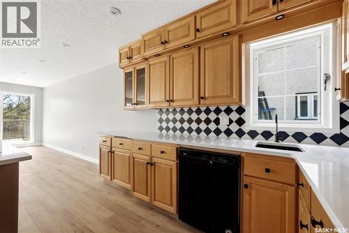 1535 Lee Grayson Crescent N, Regina, SK - Indoor Photo Showing Kitchen