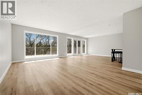 1535 Lee Grayson Crescent N, Regina, SK - Indoor Photo Showing Living Room