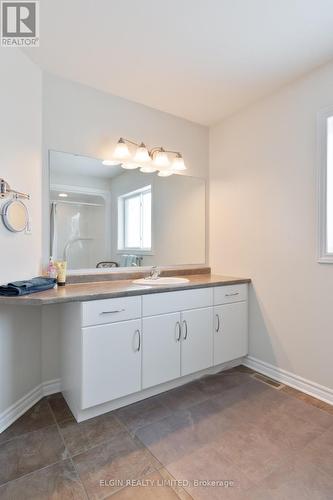 18 Peach Tree Boulevard, St. Thomas, ON - Indoor Photo Showing Bathroom