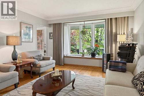 161 Manning Avenue, Hamilton, ON - Indoor Photo Showing Living Room