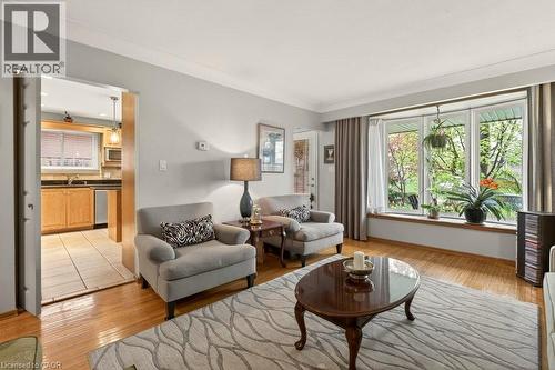 161 Manning Avenue, Hamilton, ON - Indoor Photo Showing Living Room
