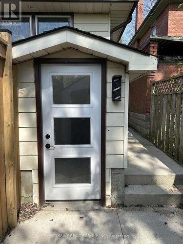 LOWER - 27 BELGRAVE AVENUE , London South (South F), Ontario N6C 4B3 2