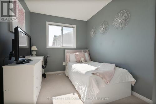 34 - 1320 Savannah Drive, London North (North C), ON - Indoor Photo Showing Bedroom