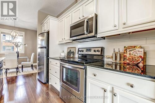 9 - 1850 Beaverbrook Avenue, London North (North M), ON - Indoor Photo Showing Kitchen With Upgraded Kitchen