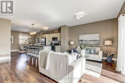 9 - 1850 Beaverbrook Avenue, London North (North M), ON - Indoor Photo Showing Living Room