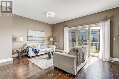 9 - 1850 Beaverbrook Avenue, London North (North M), ON - Indoor Photo Showing Living Room