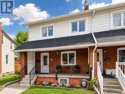 & LANEWAY HOUSE - 35 BLACKTHORN AVENUE Toronto, ON M6N 3H4