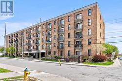 406 - 50 BURNSIDE AVENUE  Ottawa, ON K1Y 2M2