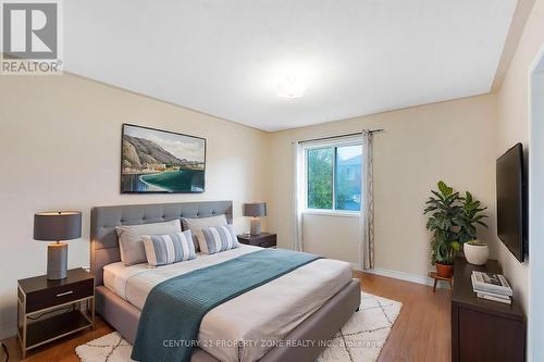 7186 Waldorf Way, Mississauga, ON - Indoor Photo Showing Bedroom