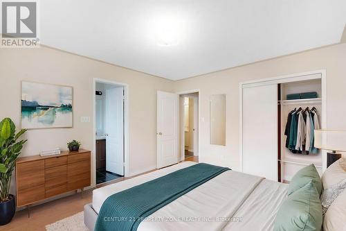 7186 Waldorf Way, Mississauga, ON - Indoor Photo Showing Bedroom