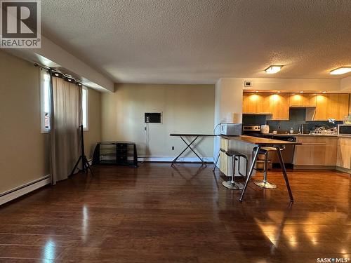 904 405 5Th Avenue N, Saskatoon, SK - Indoor Photo Showing Kitchen