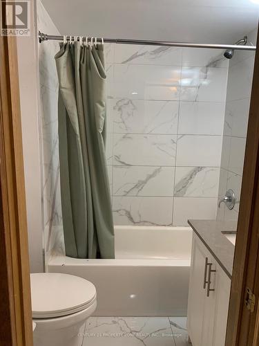6079 Tillsdown Drive, Mississauga, ON - Indoor Photo Showing Bathroom