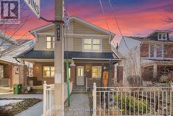 97 SPARKHALL AVENUE  Toronto, ON M4K 1G7
