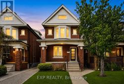 83 BEECHWOOD AVENUE  Hamilton, ON L8L 2S7