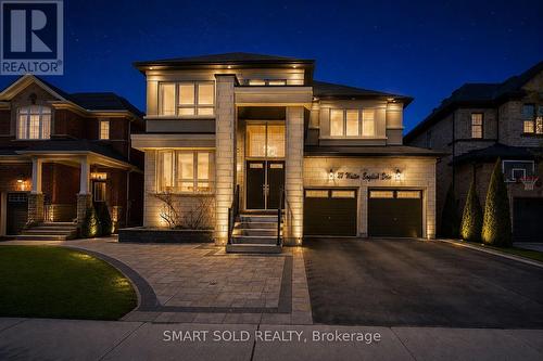 207 WALTER ENGLISH DRIVE  East Gwillimbury, ON L9N 0R8