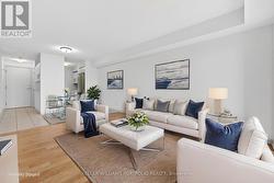 819 - 61 HEINTZMAN STREET Toronto, ON M6P 5A2