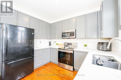804 Ormond Drive, Oshawa, ON - Indoor Photo Showing Kitchen