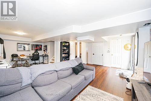 804 Ormond Drive, Oshawa, ON - Indoor Photo Showing Living Room