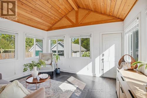 574 Princess Avenue, London East (East F), ON - Indoor Photo Showing Living Room