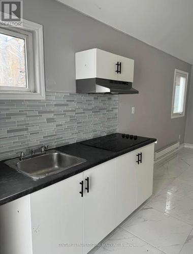 Kitchen - 477 Melvin Avenue, Hamilton, ON - Indoor Photo Showing Kitchen