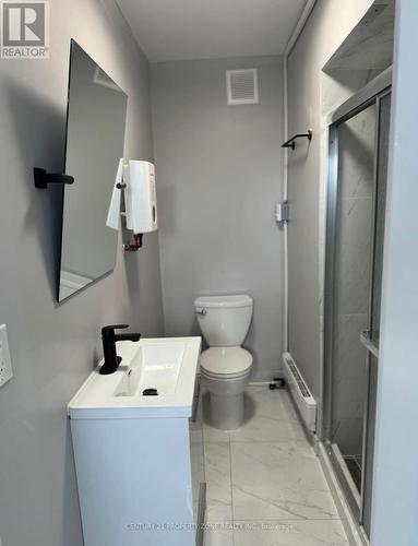 Washroom - 477 Melvin Avenue, Hamilton, ON - Indoor Photo Showing Bathroom