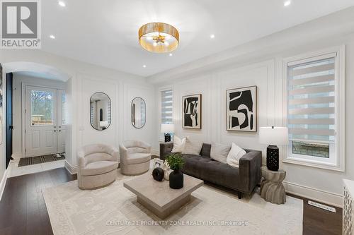 104 Clockwork Drive, Brampton, ON - Indoor Photo Showing Living Room