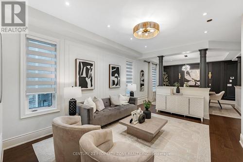 104 Clockwork Drive, Brampton, ON - Indoor Photo Showing Living Room
