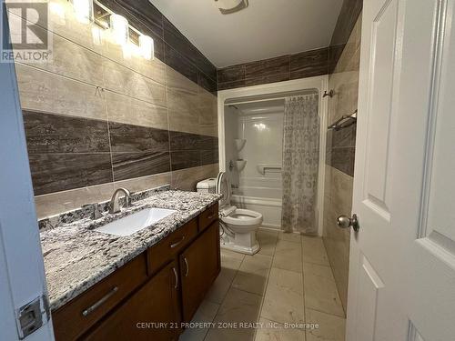 975 Albert Road, Windsor, ON - Indoor Photo Showing Bathroom