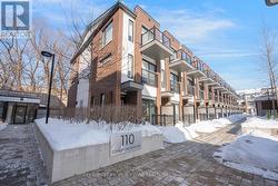 102 - 110 CANON JACKSON DRIVE Toronto, ON M6M 0C1