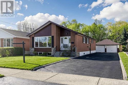 102 TAYSHAM CRESCENT  Toronto, ON M9V 1X3