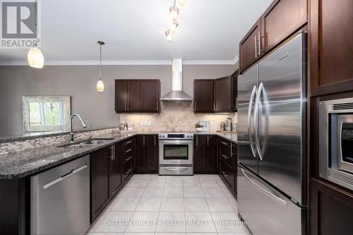 59 Orchard Street, London South (South E), ON - Indoor Photo Showing Kitchen With Upgraded Kitchen