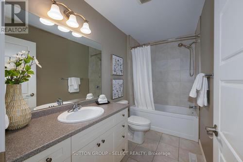 59 Orchard Street, London South (South E), ON - Indoor Photo Showing Bathroom
