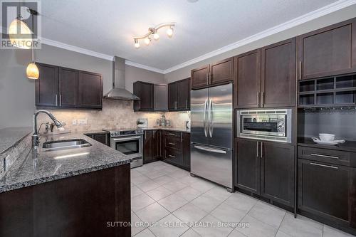 59 Orchard Street, London South (South E), ON - Indoor Photo Showing Kitchen With Double Sink With Upgraded Kitchen