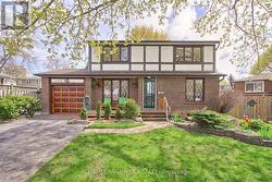 408 HANDLEY CRESCENT  Newmarket, ON L3Y 4T4